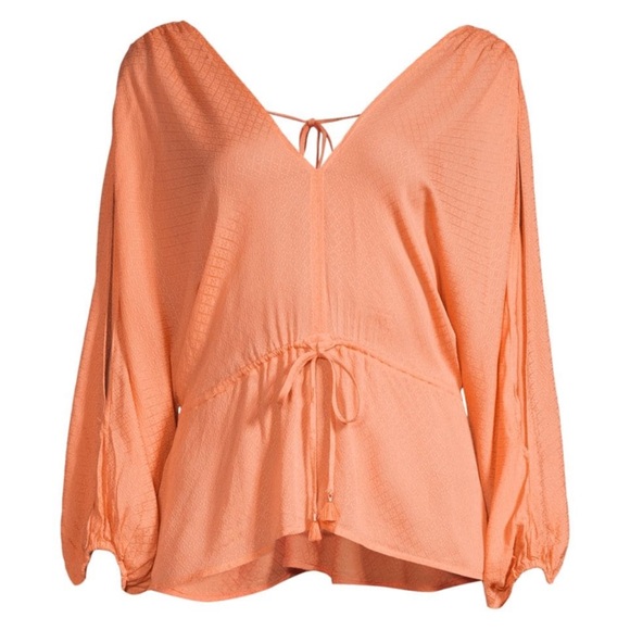 LOVESTITCH
Slit-Sleeve Drawstring - Picture 3 of 12